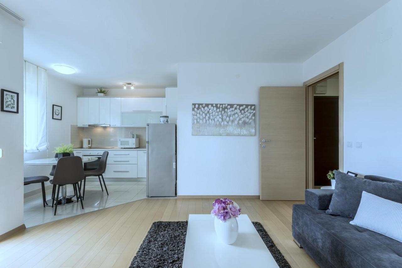 Iris Beach Apartments Kaštela Zewnętrze zdjęcie
