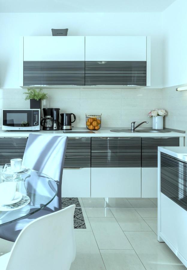 Iris Beach Apartments Kaštela Zewnętrze zdjęcie
