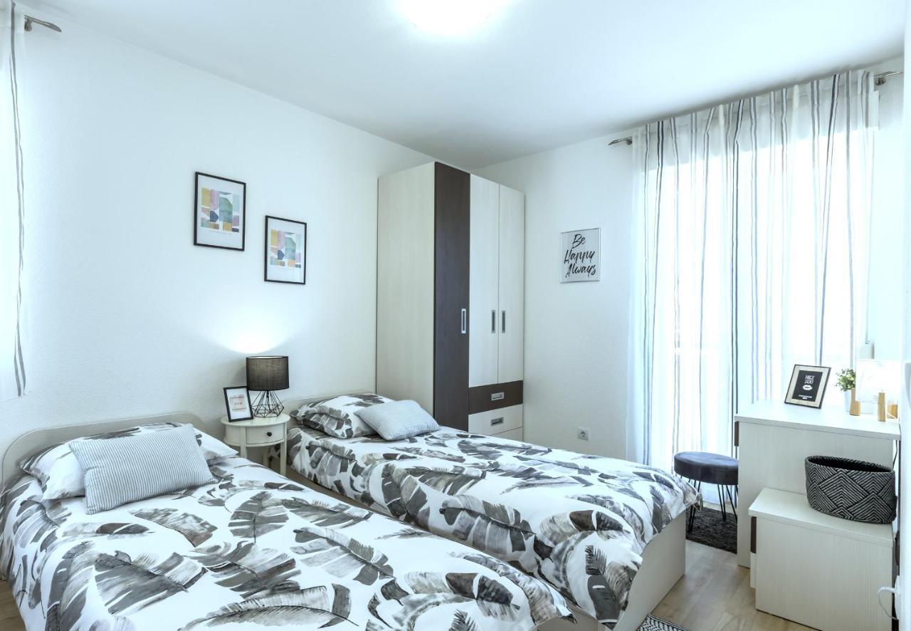 Iris Beach Apartments Kaštela Zewnętrze zdjęcie