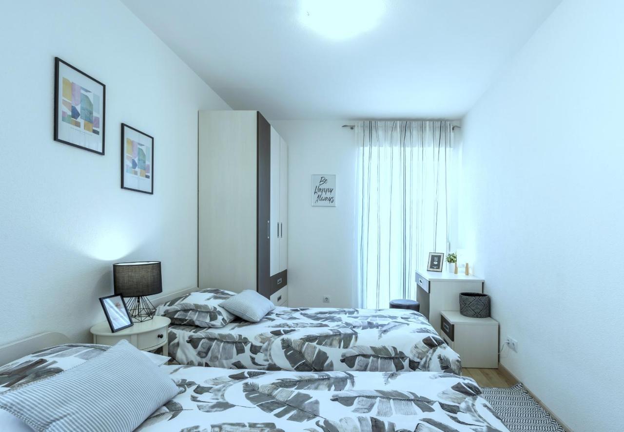 Iris Beach Apartments Kaštela Zewnętrze zdjęcie