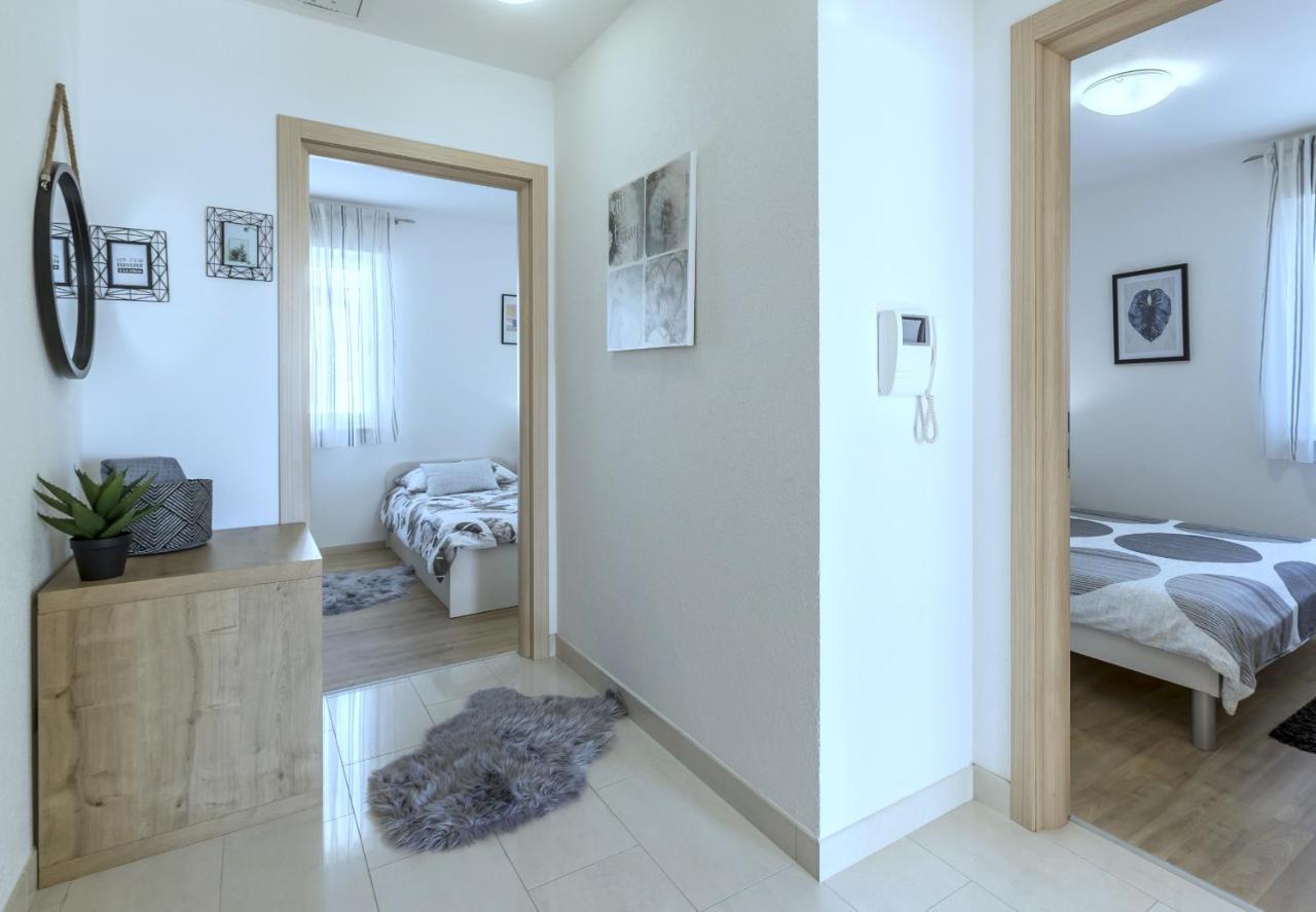 Iris Beach Apartments Kaštela Zewnętrze zdjęcie